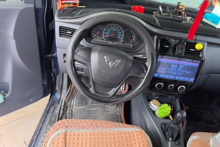 Used Wuling Rongguang V 2015 1.5L Base Version Steering Wheel