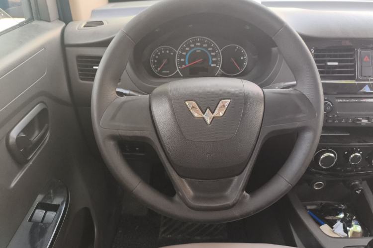 Used Wuling Rongguang V 2015 1.2L Standard Version Steering Wheel