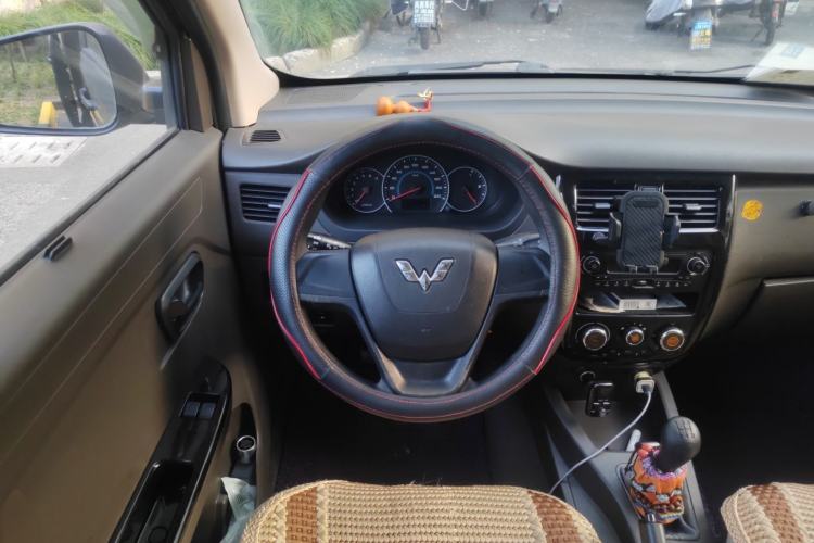 Used Wuling Rongguang V 2015 1.5L Standard Version Steering Wheel