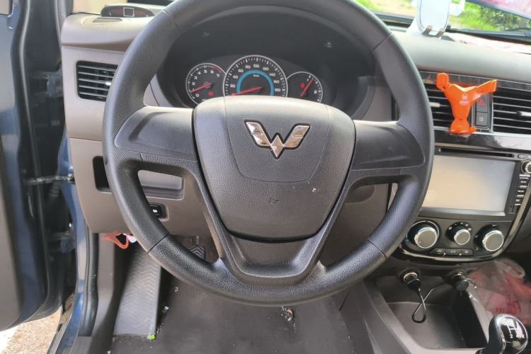 Used Wuling Rongguang V 2015 1.5L Standard Version Steering Wheel