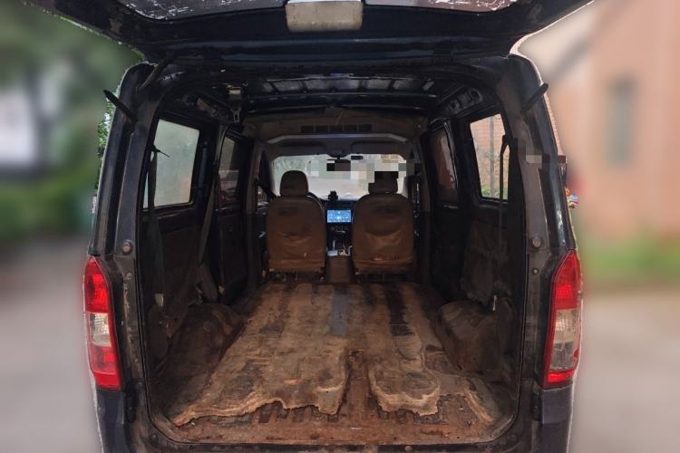 Used Wuling Rongguang V 2015 1.5L Practical Version Trunk