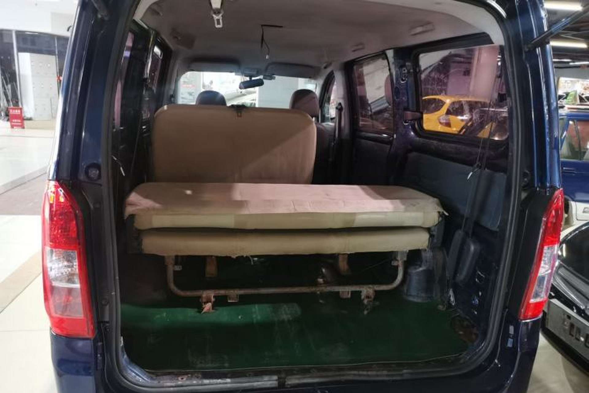 Used Wuling Rongguang V 2015 1.2L Base Version Trunk
