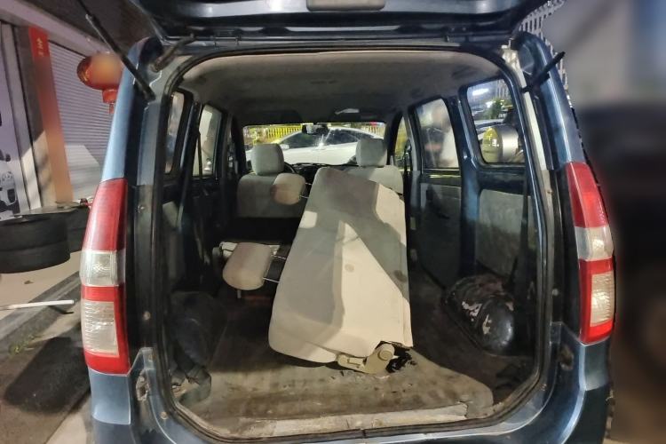 Used Wuling Rongguang V 2015 1.5L Base Version Trunk