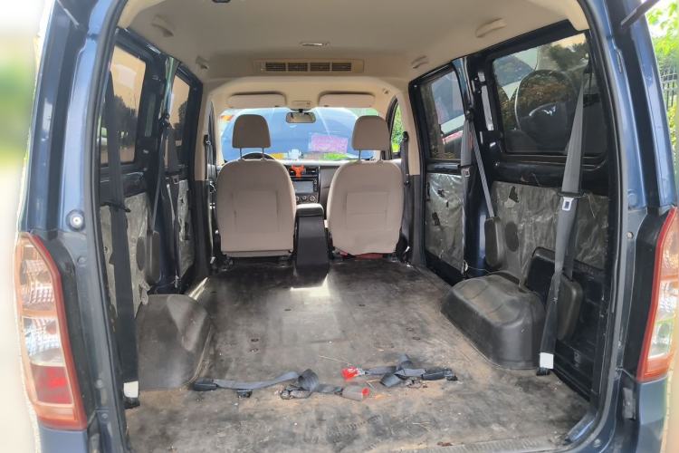 Used Wuling Rongguang V 2015 1.5L Standard Version Trunk