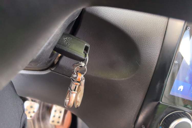 Used Wuling Rongguang V 2015 1.5L Base Version Vehicle Key