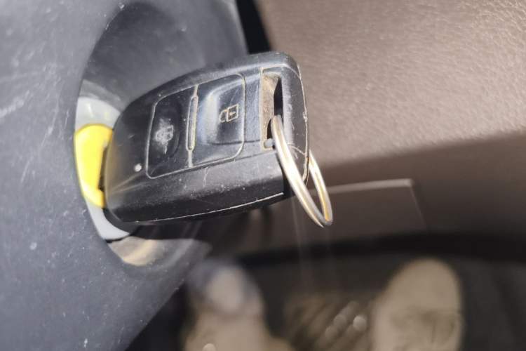 Used Wuling Rongguang V 2015 1.2L Standard Version Vehicle Key