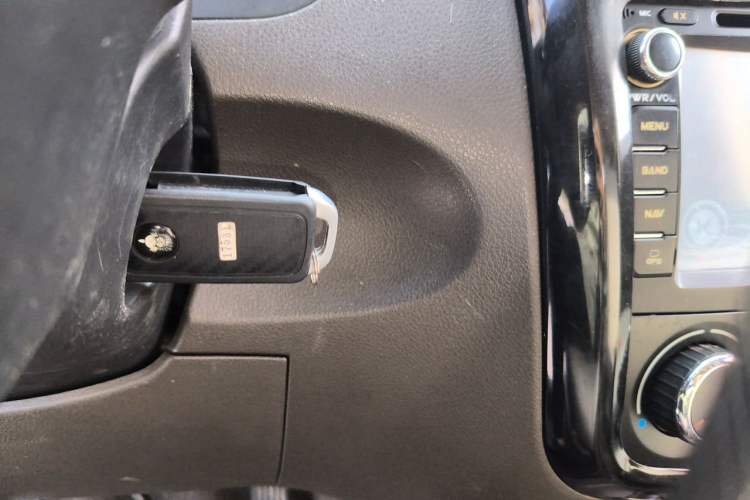 Used Wuling Rongguang V 2015 1.5L Standard Version Vehicle Key