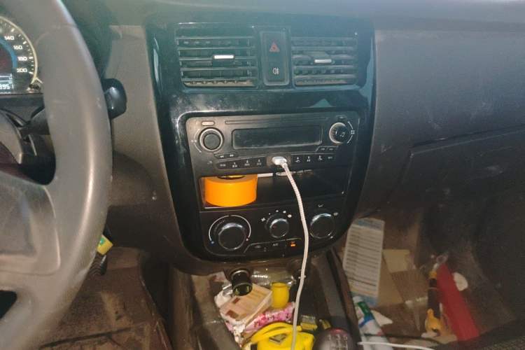 Used Wuling Rongguang V 2015 1.5L Standard Version Audio And AC Panel