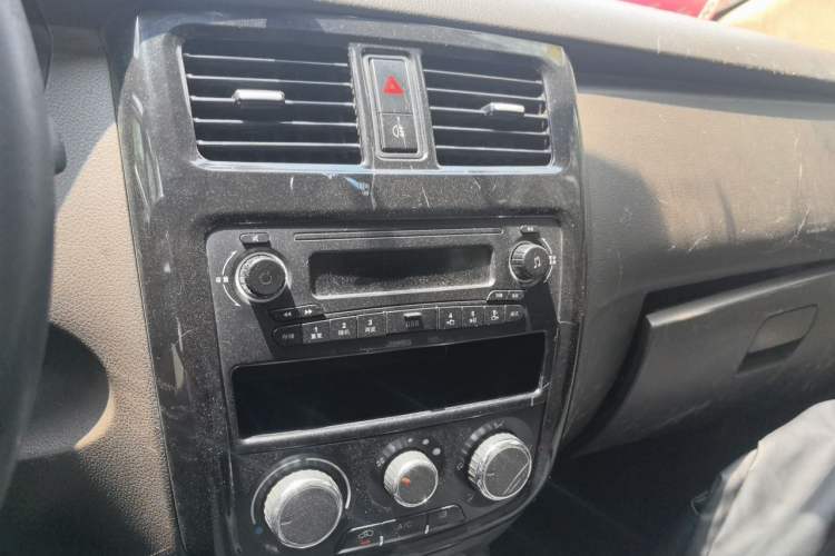 Used Wuling Rongguang V 2015 1.5L Standard Version Audio And AC Panel