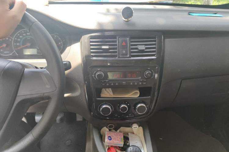 Used Wuling Rongguang V 2015 1.5L Base Version Audio And AC Panel