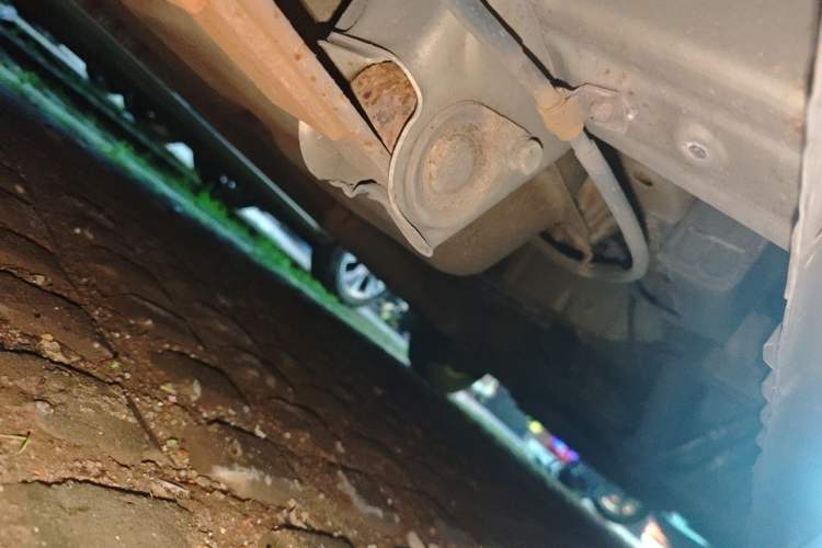 Used Wuling Rongguang V 2015 1.5L Standard Version Chassis Rear Right