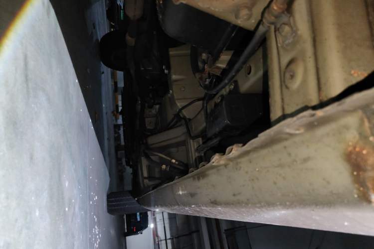 Used Wuling Rongguang V 2015 1.5L Practical Version Chassis Rear Right