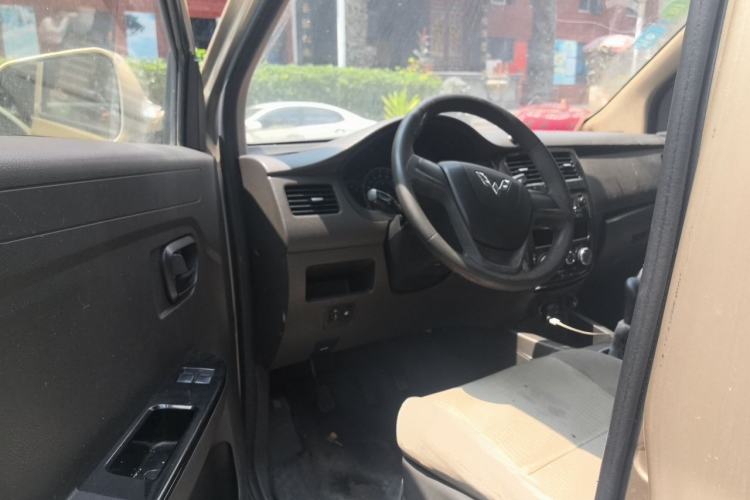 Used Wuling Rongguang V 2015 1.5L Standard Version Driver Seat