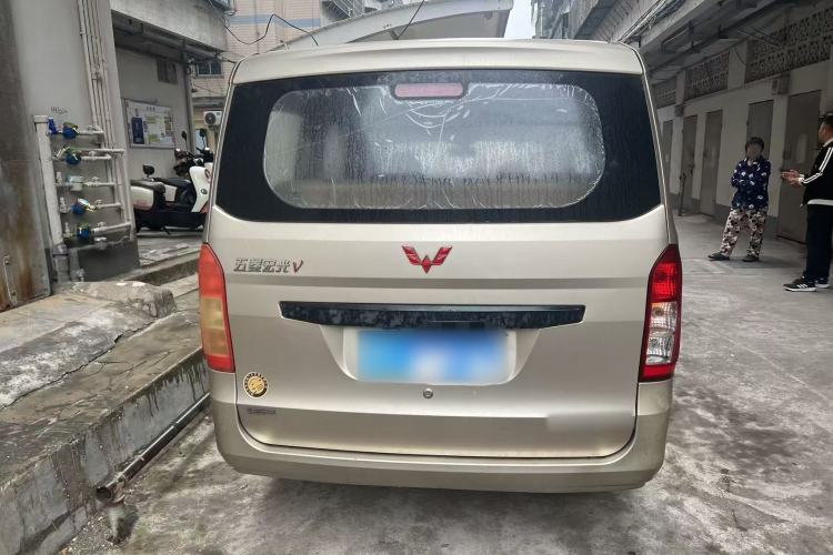 Used Wuling Rongguang V 2015 1.5L Practical Version Exterior 2