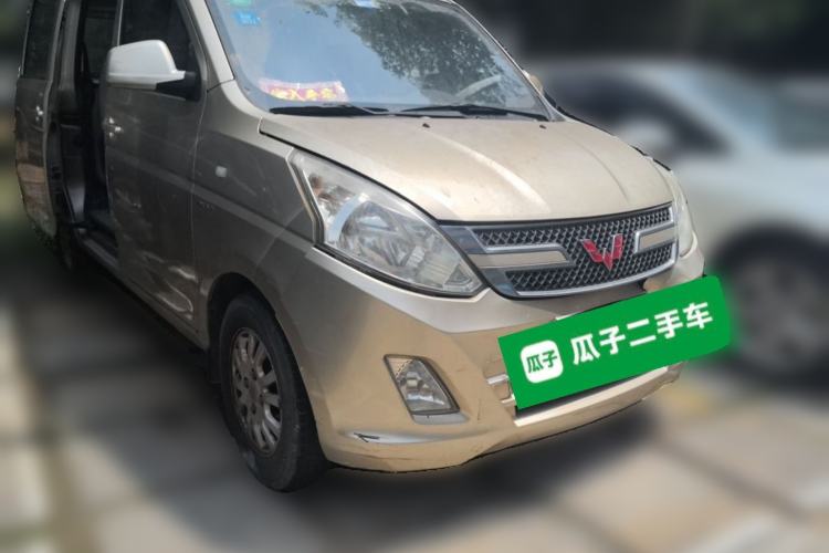 Used Wuling Rongguang V 2015 1.5L Standard Version Front Right 45 Deg