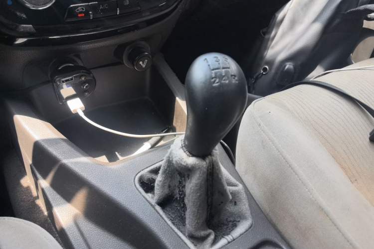 Used Wuling Rongguang V 2015 1.5L Standard Version Gear Lever