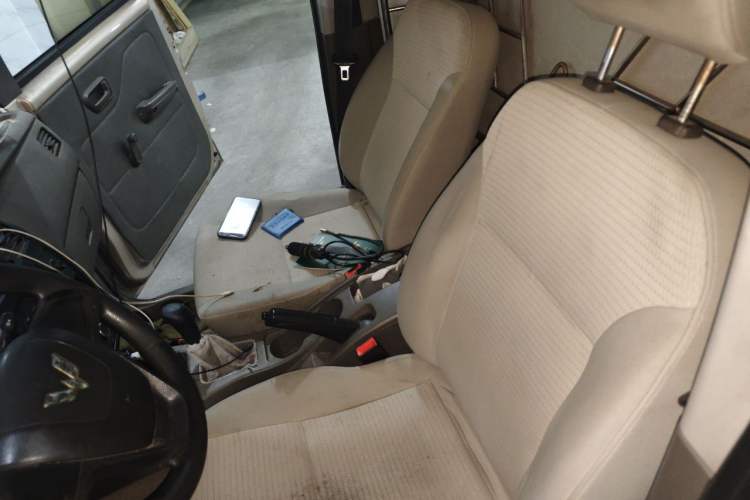 Used Wuling Rongguang V 2015 1.2L Practical Model Left Front Seat