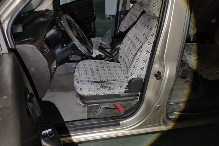 Used Wuling Rongguang V 2015 1.5L Practical Version Left Front Seat
