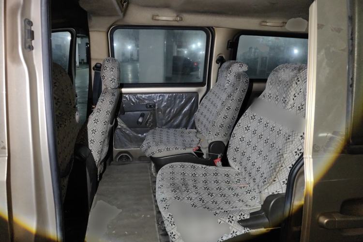 Used Wuling Rongguang V 2015 1.5L Practical Version Left Rear Seat