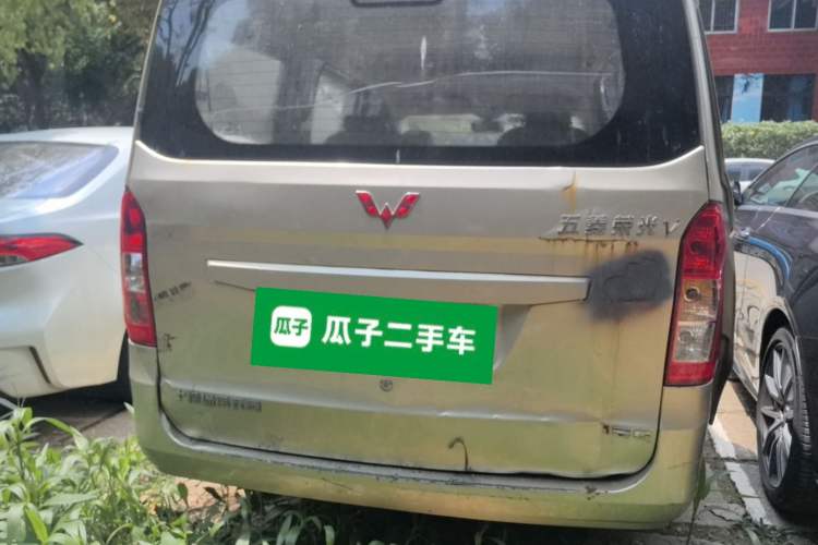 Used Wuling Rongguang V 2015 1.5L Standard Version Rear
