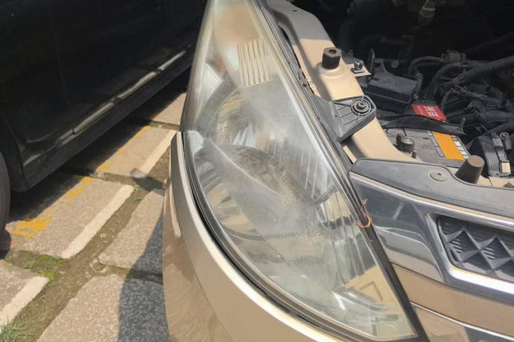 Used Wuling Rongguang V 2015 1.5L Standard Version Right Front Headlight