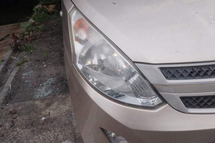 Used Wuling Rongguang V 2015 1.5L Base Version Right Front Headlight