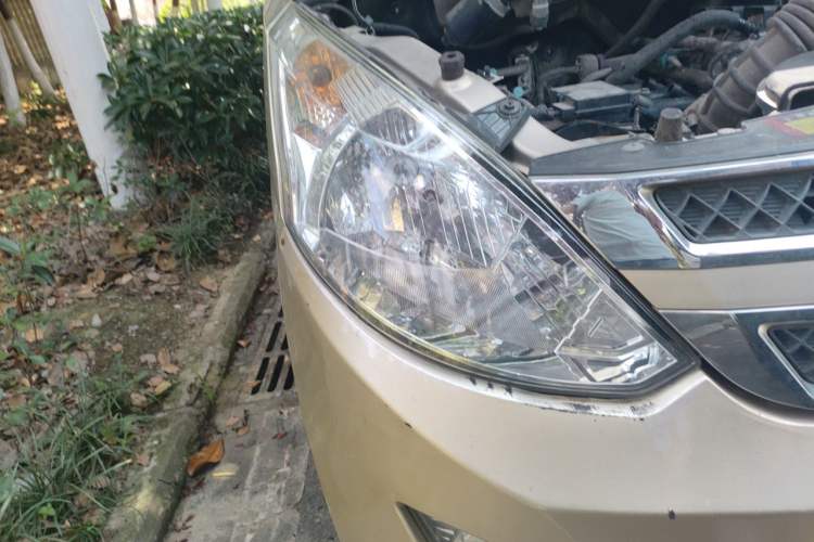 Used Wuling Rongguang V 2015 1.5L Base Version Right Front Headlight