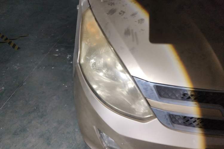 Used Wuling Rongguang V 2015 1.5L Practical Version Right Front Headlight