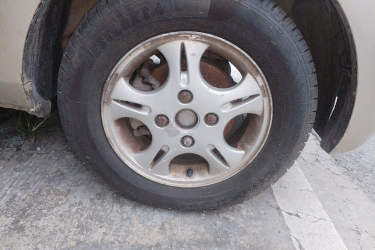 Used Wuling Rongguang V 2015 1.5L Base Version Right Front Wheel Hub