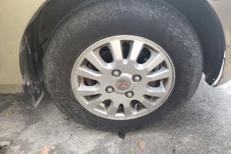 Used Wuling Rongguang V 2015 1.5L Base Version Right Front Wheel Hub