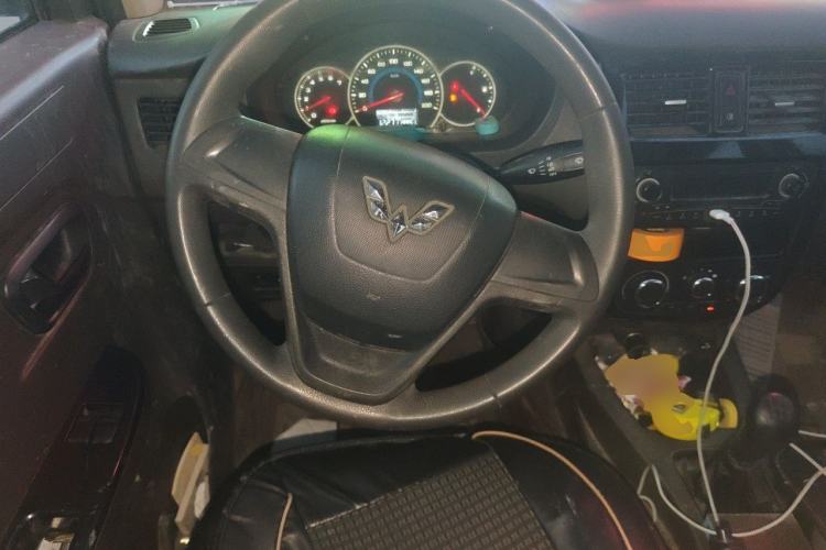 Used Wuling Rongguang V 2015 1.5L Standard Version Steering Wheel