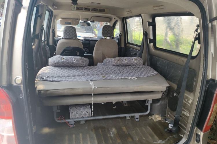 Used Wuling Rongguang V 2015 1.5L Base Version Trunk