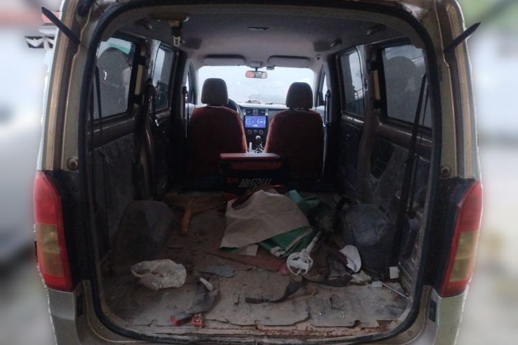 Used Wuling Rongguang V 2015 1.5L Base Version Trunk