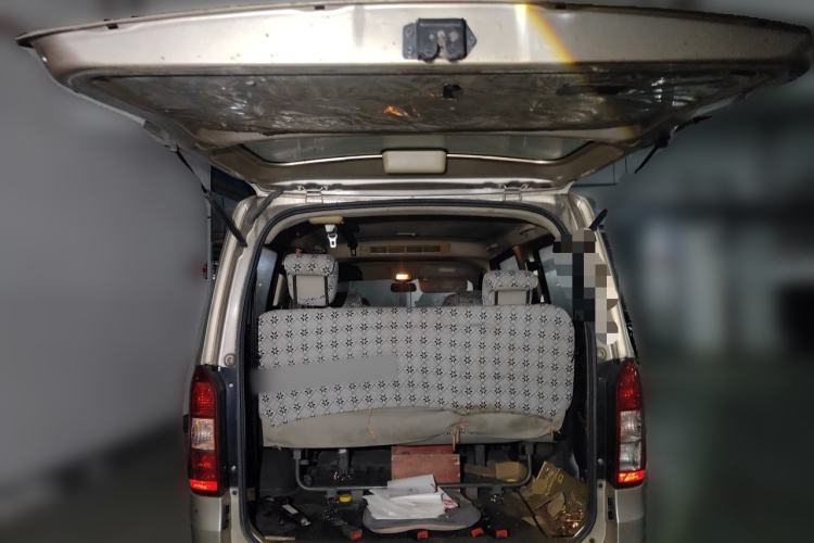 Used Wuling Rongguang V 2015 1.5L Practical Version Trunk