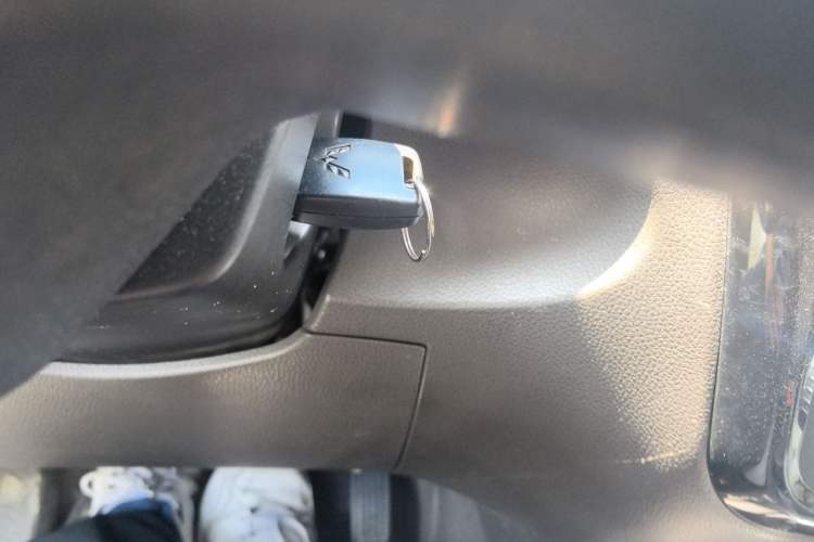 Used Wuling Rongguang V 2015 1.5L Standard Version Vehicle Key