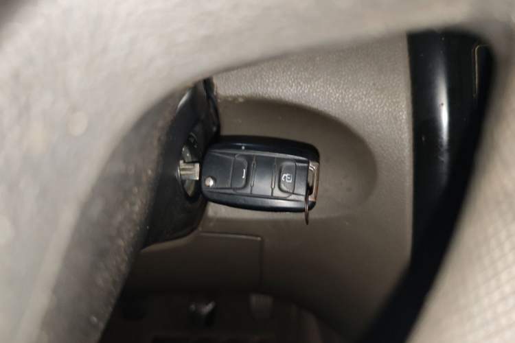 Used Wuling Rongguang V 2015 1.2L Practical Model Vehicle Key