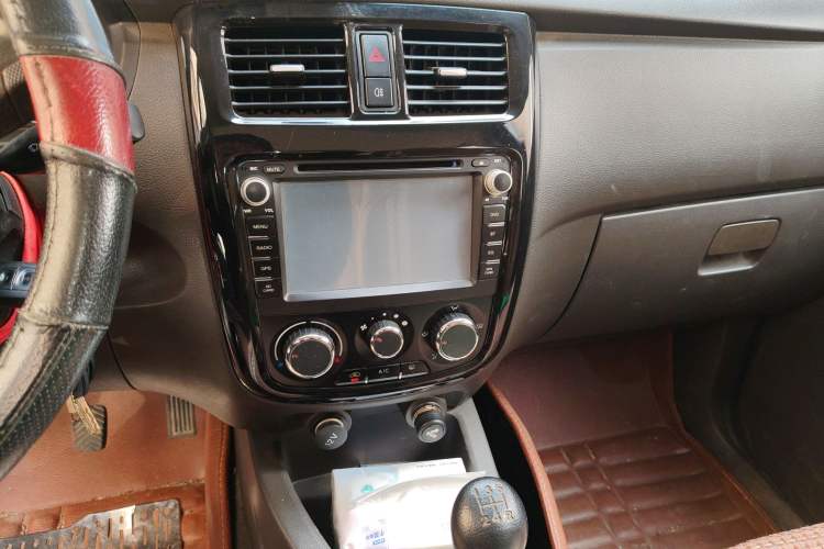 Used Wuling Rongguang V 2015 1.2L Standard Version Audio And AC Panel