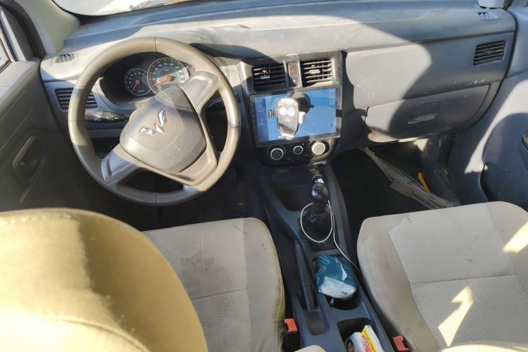 Used Wuling Rongguang V 2015 1.5L Base Version Center Console