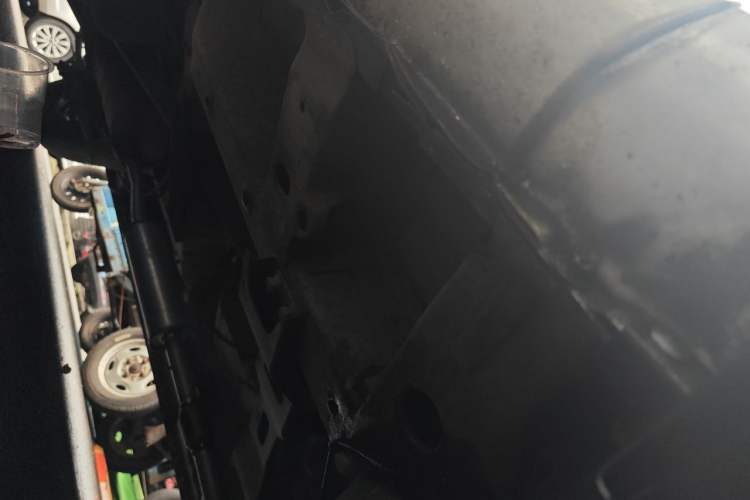Used Wuling Rongguang V 2015 1.5L Base Version Chassis Front Right