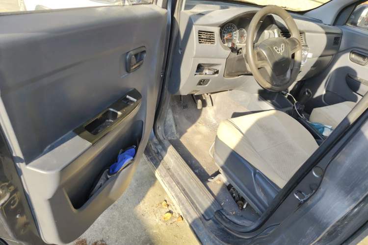 Used Wuling Rongguang V 2015 1.5L Base Version Driver Seat