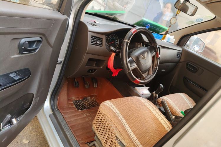 Used Wuling Rongguang V 2015 1.2L Standard Version Driver Seat