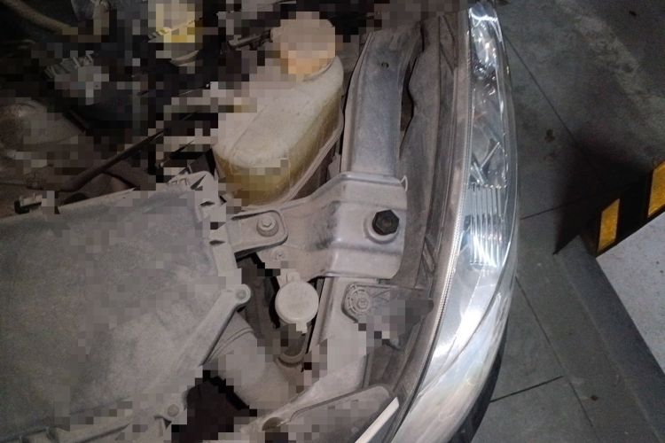 Used Wuling Rongguang V 2015 1.2L Practical Model Engine Bay Left