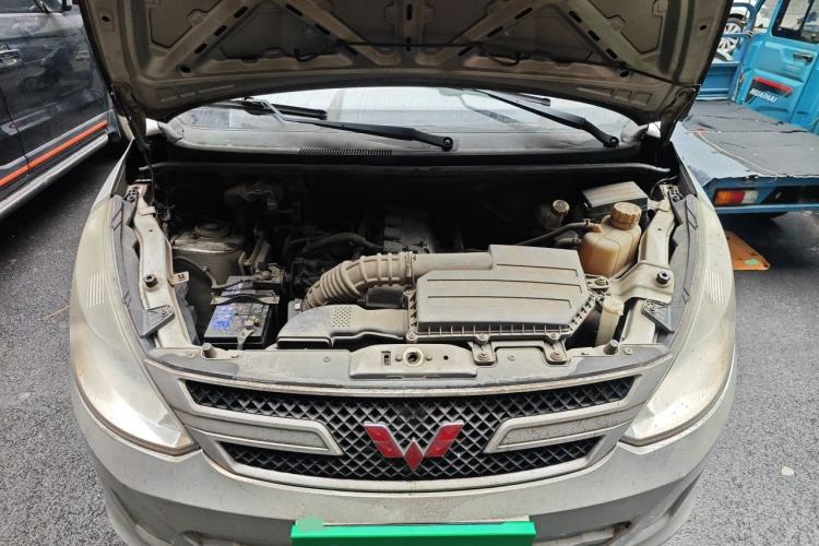 Used Wuling Rongguang V 2015 1.5L Base Version Engine Bay