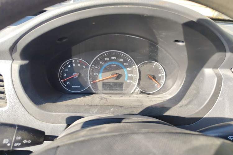 Used Wuling Rongguang V 2015 1.5L Base Version Instrument Cluster