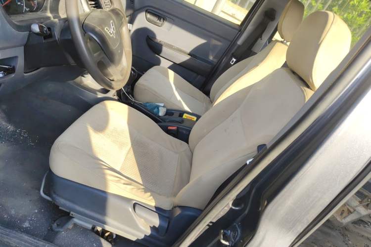 Used Wuling Rongguang V 2015 1.5L Base Version Left Front Seat