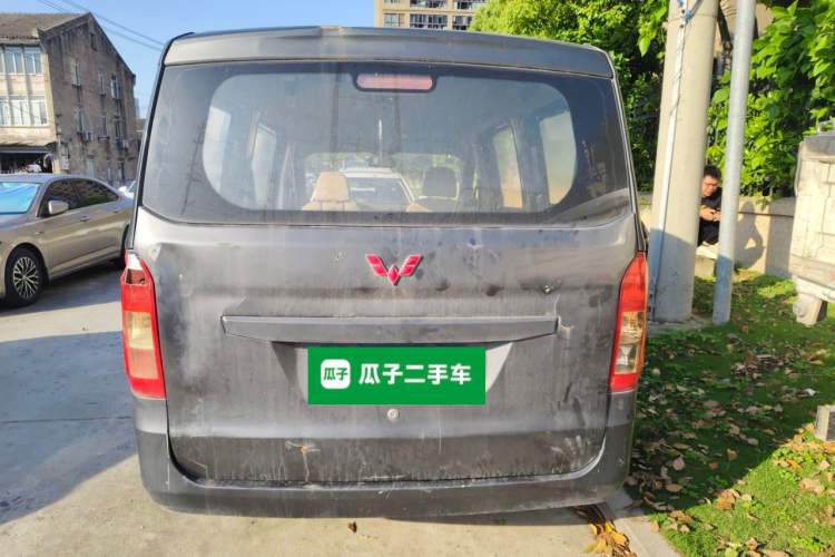 Used Wuling Rongguang V 2015 1.5L Base Version Rear