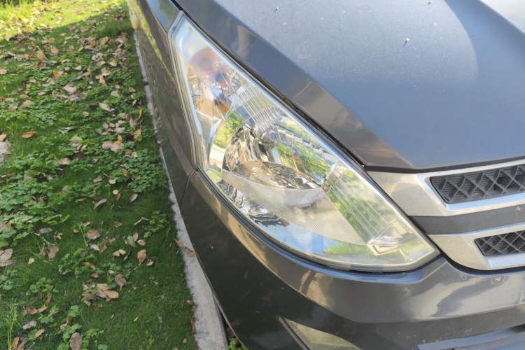 Used Wuling Rongguang V 2015 1.5L Base Version Right Front Headlight