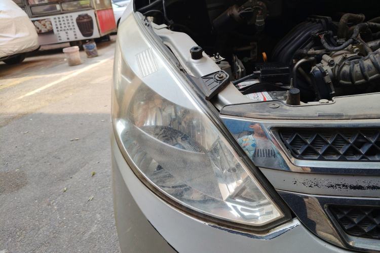 Used Wuling Rongguang V 2015 1.2L Standard Version Right Front Headlight