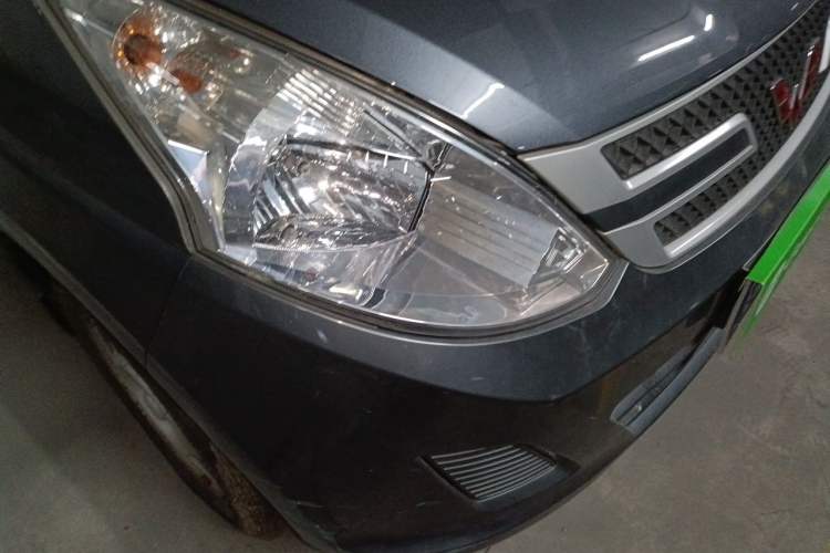 Used Wuling Rongguang V 2015 1.2L Practical Model Right Front Headlight