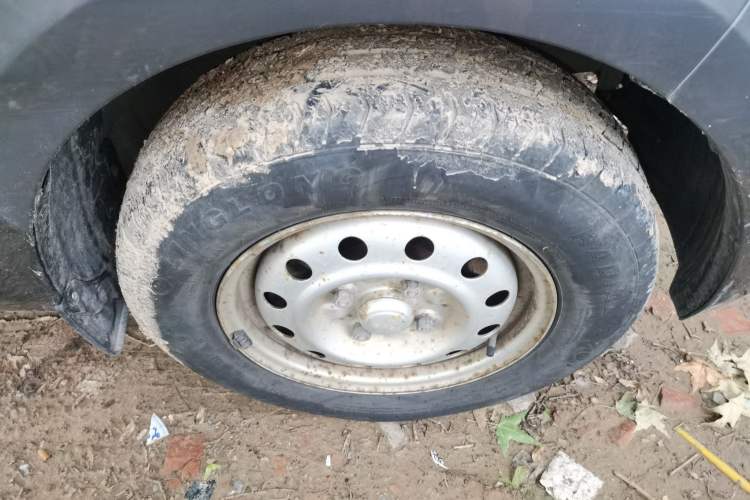 Used Wuling Rongguang V 2015 1.2L Practical Model Right Front Wheel Hub